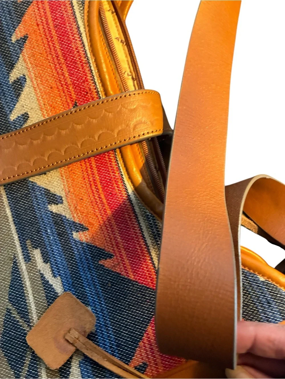 Ariat Southwestern Pattern Tan Leather-Trim Shoulder Bag w fringe Large tooled